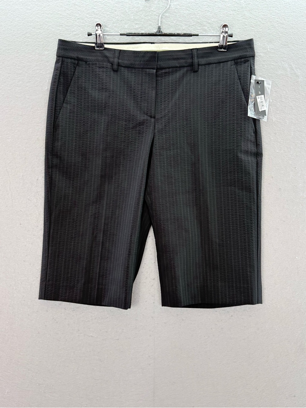 Theory New women’s Palmer black pinstripe textured dress shorts pants tailored 8
